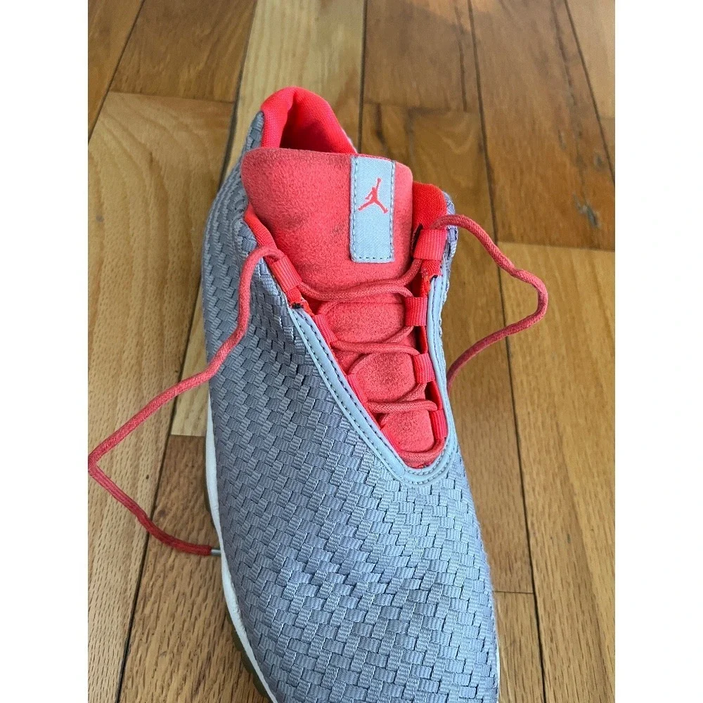 Air Jordan Future Low Wolf Grey/White/Infrared Big Kids‎ Size 7